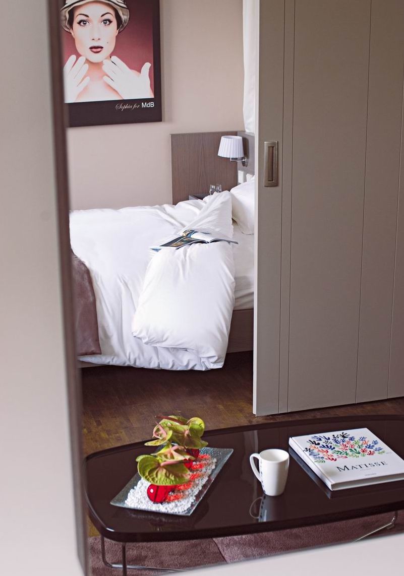 Standing Hotel Suites By Actisource Roissy-en-France Room photo